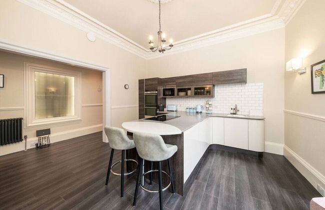 Cordis Apartment - A Trendsetter s Residence - Photo 19