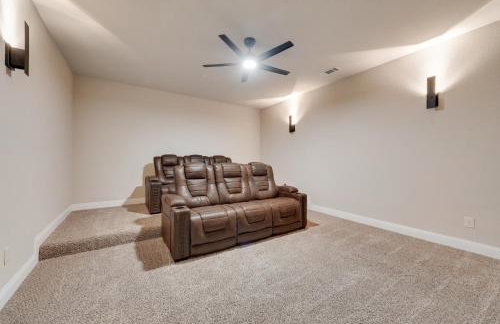 Iron & Ivy 5BR5BA Sleeps 12 - Foto 21