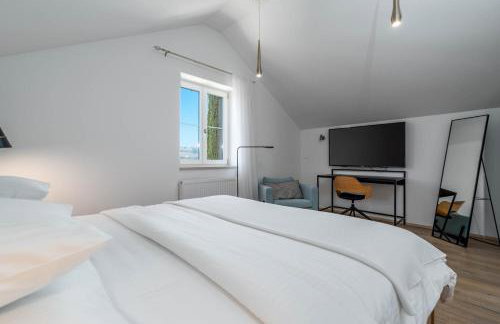 Villa Ani! Traditional and luxurious 4-bedroom villa with heated pool and sea views - Foto 26