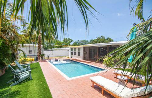 CasaHelena Poolside Paradise,Heated Pool,5min to Beach,IRB Clearwater,BBQ - Foto 1