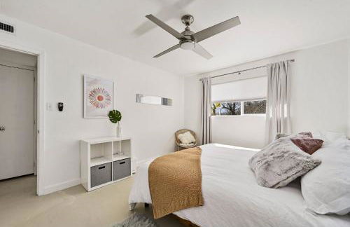 The Guava Door - Cheerful Mid-Century - big yard, free parking - Foto 12