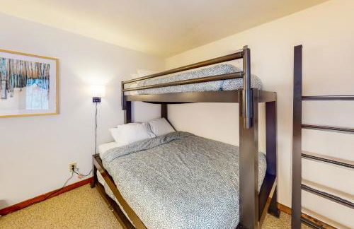 The Summit: 46 - Photo 24