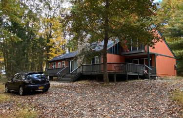 Paradise Uncovered Chalet Near Lake - Foto 1