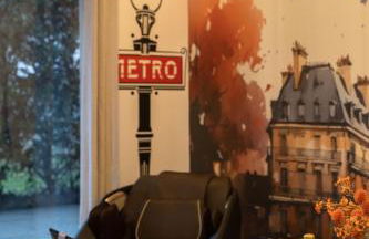 Premium Spa Suite Jacuzzi Hot Tub Massage Chair near Paris-Stade de France-CDG Airport - Foto 3