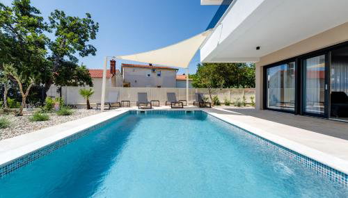 Villa Mirakul, new modern villa with swimming pool, close to the beach, children playroom, quiet area- by TRAVELER tourist agency Krk - ID 2680 - Photo 5
