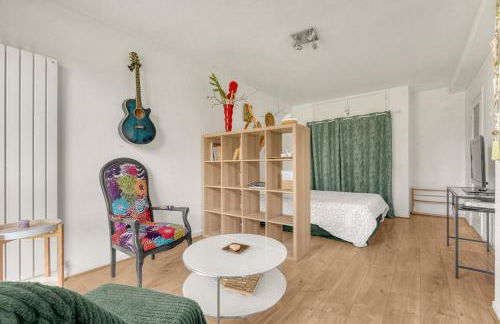 Studio BoHÈME, Parking, proche Aéroport, MEETT & Airbus - Foto 2