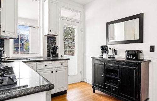 Chic Victorian Manor - Sleeps 12 - Congress Park - Foto 15