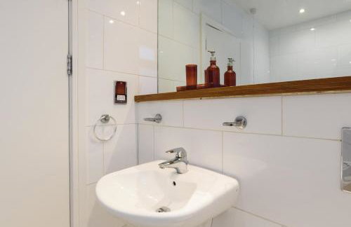 City Retreat, 2 Bed House with Cloudstream Hot Tub - Foto 25