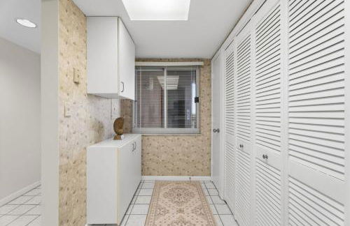 Ocean Front 2-bed, 2-bath 6th-floor comfy and inviting condo unit on Hutchinson Island - Photo 1