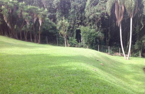 Linda chácara em Ibiuna com lago e piscina - Foto 4