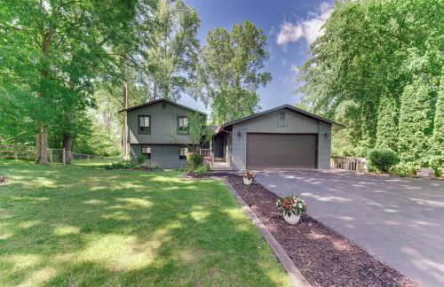 Lakefront Retreat with Views and Decks and Fire Pit - Foto 39