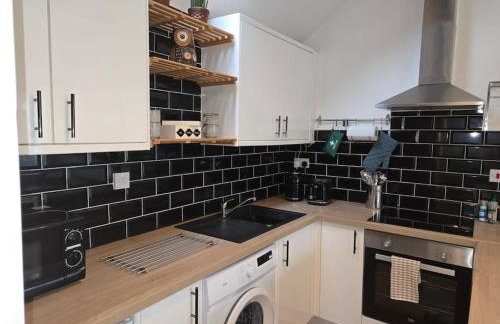 The Mews, Whetstone - Photo 11