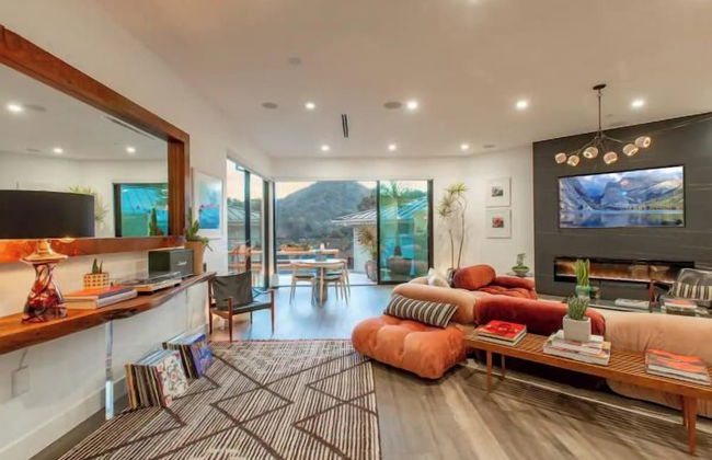 Willow Glen - Hollywood Hills Multi-level Villa With Theater & Pool - Photo 60