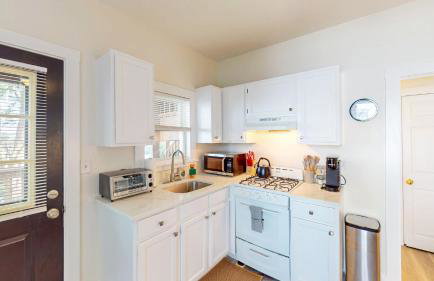 MitHarvard, Central Sq, 2 room studio w Porch - Foto 4