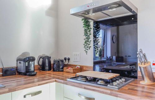 Noah Suite - Central 2BR Apartment with Parking & WIFI - Foto 14