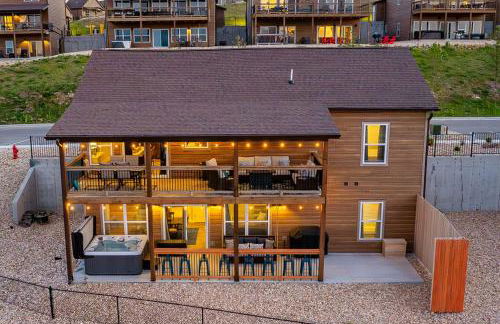 Private Hot Tub, Lake View, 1400 of Free Daily Tickets, Unique Floor Plan! - Foto $