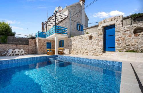 House AnaDora with pool - Zlarin - Photo 1