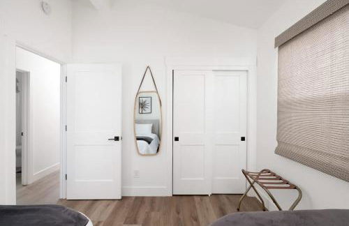 2BD Sashas Bungalow Beach Vibes 1 Block Away - Foto 28