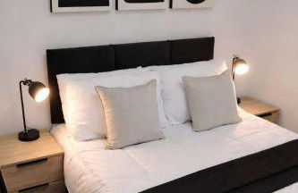 Spacious 4BR Reading House - Sleeps 8 - Free Parking - Photo 17