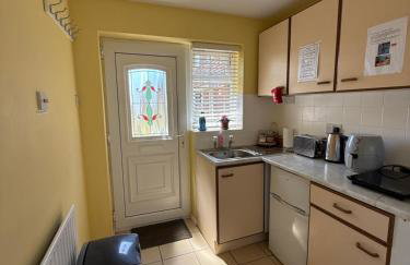 Cosy Apartment with Private Access and Kitchenette in Guildford - Photo 10