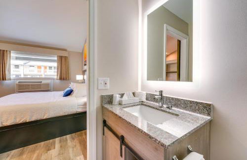 WFH-Friendly Studio Near Lighthouse Beach! - Foto 18