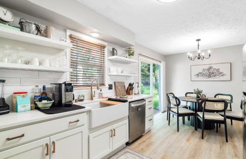 Beautiful Ranch with Outdoor Patio and Room for 6 - Photo 6