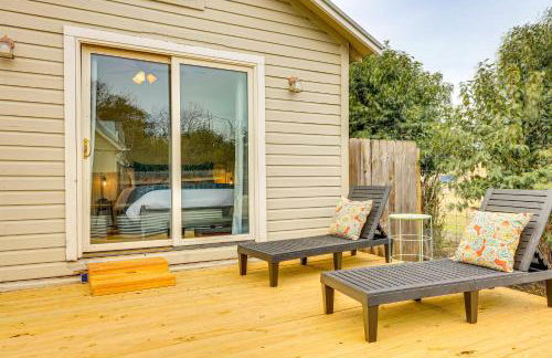 Walk to Main Street Cottage with Deck in Bandera! - Foto 17