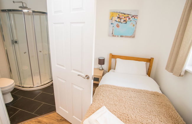 Stoneleigh Village - Photo 9