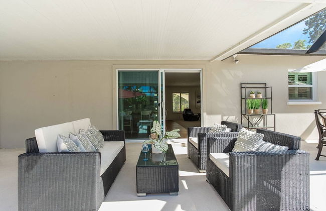 Lilac Mid-century Pool Home - Foto 22