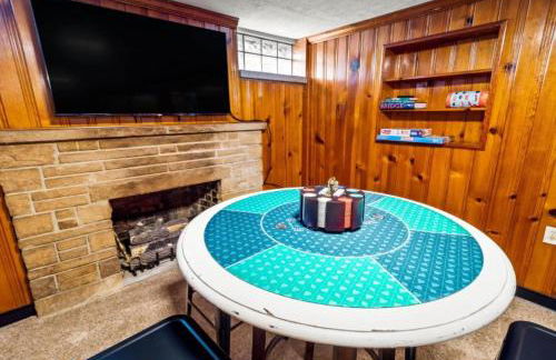 4 Bedroom Pool and Hot Tub Home Near Cleveland - Foto 76