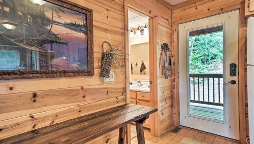 Rustic Young Harris Cabin with Fire Pit and Views - Foto 4