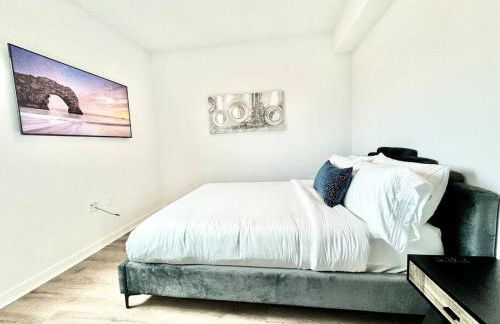 Corner 2 Bedroom 2 Bath Condo - Balcony - Parking - Foto 19