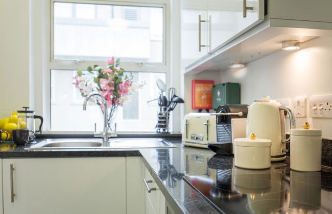 Urban Chic - Bond Street - Photo 13