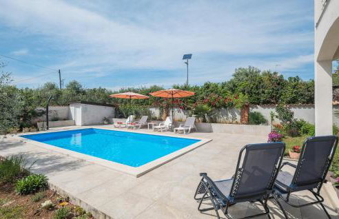 1 Bedroom Awesome Apartment In Nova Vas - Photo 10