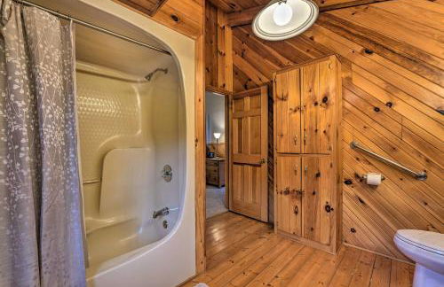 Pet-Friendly Canton Cabin with Porch and Grill! - Foto 22