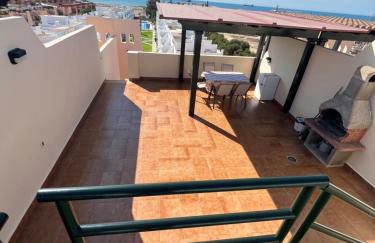 Ático con vistas al mar y piscina privada - Foto 21