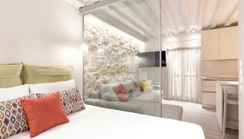 Petite Town Hall Apartment by Konnect, Old Corfu Town - Photo 2