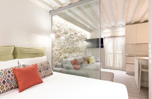 Petite Town Hall Apartment by Konnect, Old Corfu Town - Photo 2