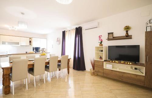 Holiday Home in Prkos With Private Pool - Foto 48