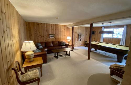 Hollinshead Haven Home with BBQ & Free Wifi - 30 days min home - Photo 8