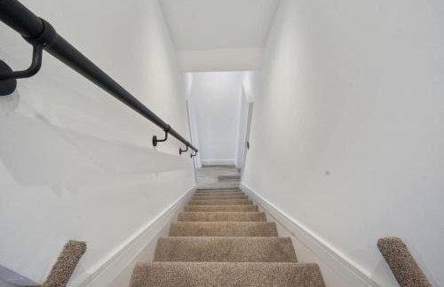 Beighton - 3 Bed Spacious Home with FREE Parking, Great for Groups & Families - Hosted by Stay Host Save - Foto 65