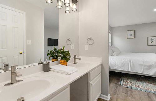 Near NC State Campus & Downtown - The Maple Marvel - Foto 24