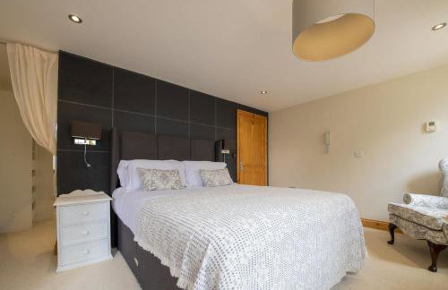 Askrigg Chapel - Photo 26