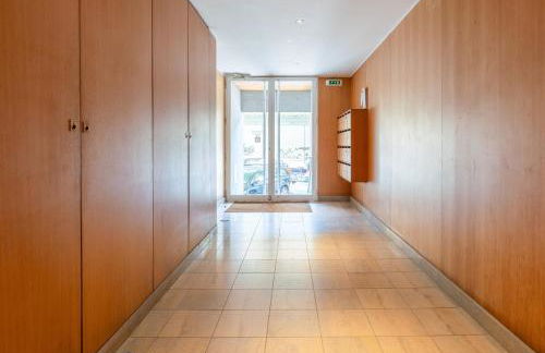 HostWise – Modern Flat w/ Terrace | Near the Beach - Photo 34