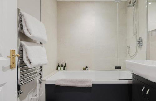 Stylish Retreat with Private Garden in Tetbury - Foto 110