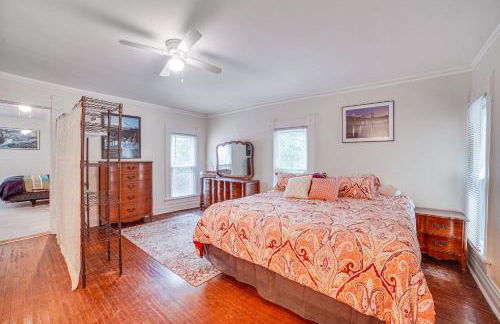 Charming Champaign Victorian with Deck! - Foto 16