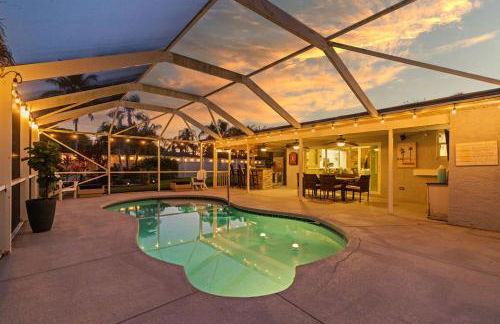 Heated PoolFire PitOutdoor KitchenCorn Hole - Foto 36