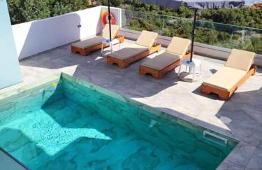 White Boutique Homes - Serenity - Photo 9