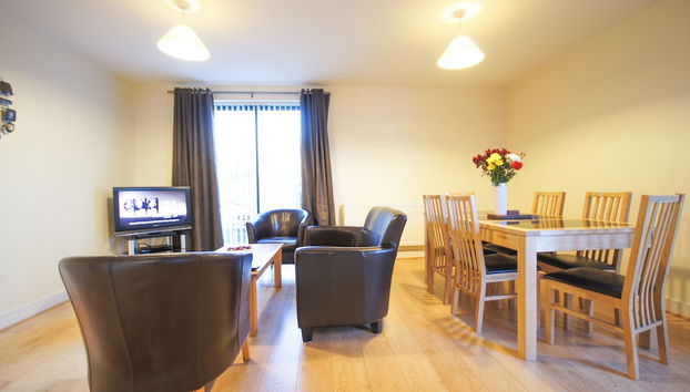 Crompton Court Apartments - Photo 2, Image principale