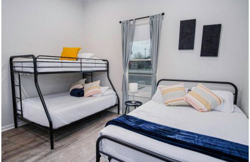 Magnificent 4BR Near Famous Riverwalk and Downtown - Foto 26